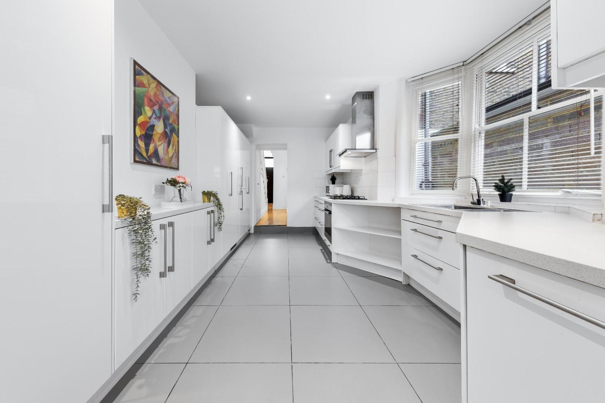 Luxury 4-Bedroom Modern Flat In Central London Steps From Station, Sleeps 9 In Style! Экстерьер фото