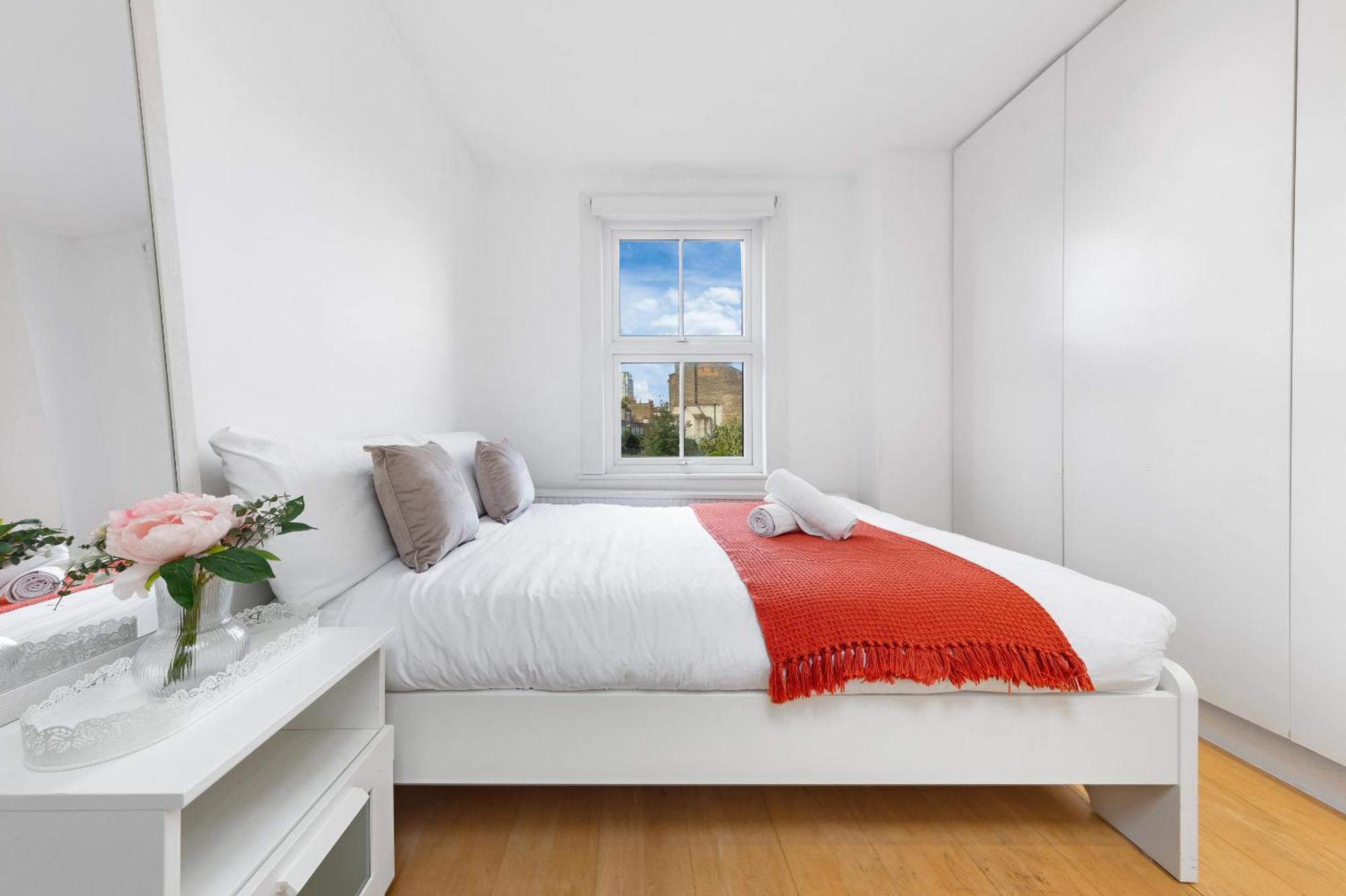 Luxury 4-Bedroom Modern Flat In Central London Steps From Station, Sleeps 9 In Style! Экстерьер фото