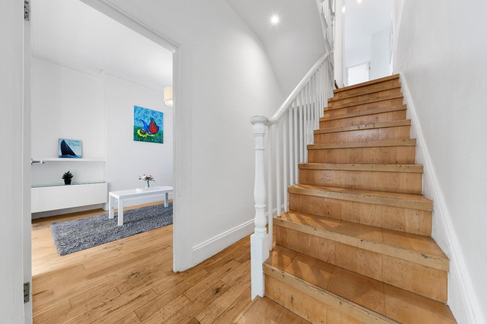 Luxury 4-Bedroom Modern Flat In Central London Steps From Station, Sleeps 9 In Style! Экстерьер фото