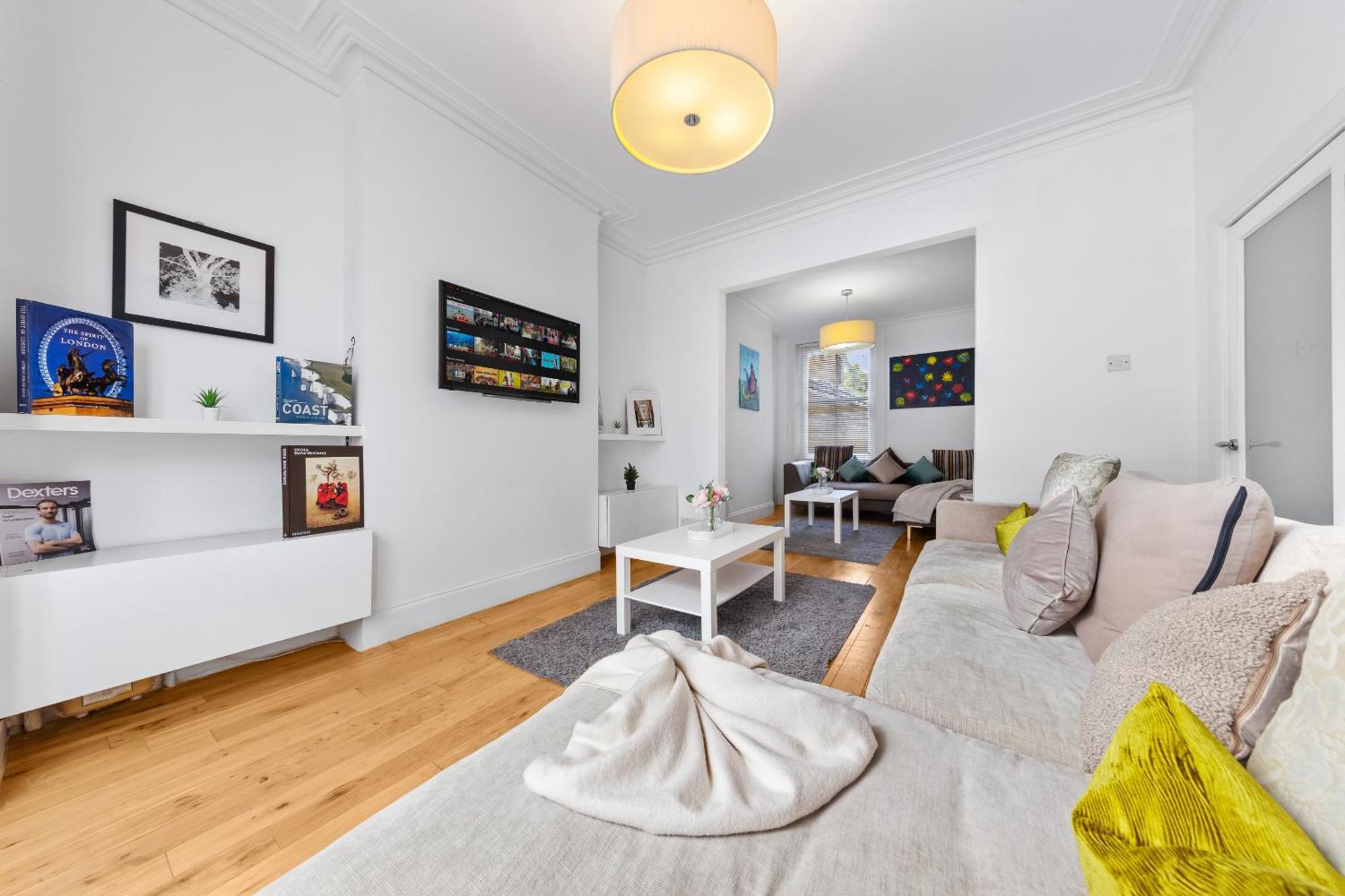 Luxury 4-Bedroom Modern Flat In Central London Steps From Station, Sleeps 9 In Style! Экстерьер фото