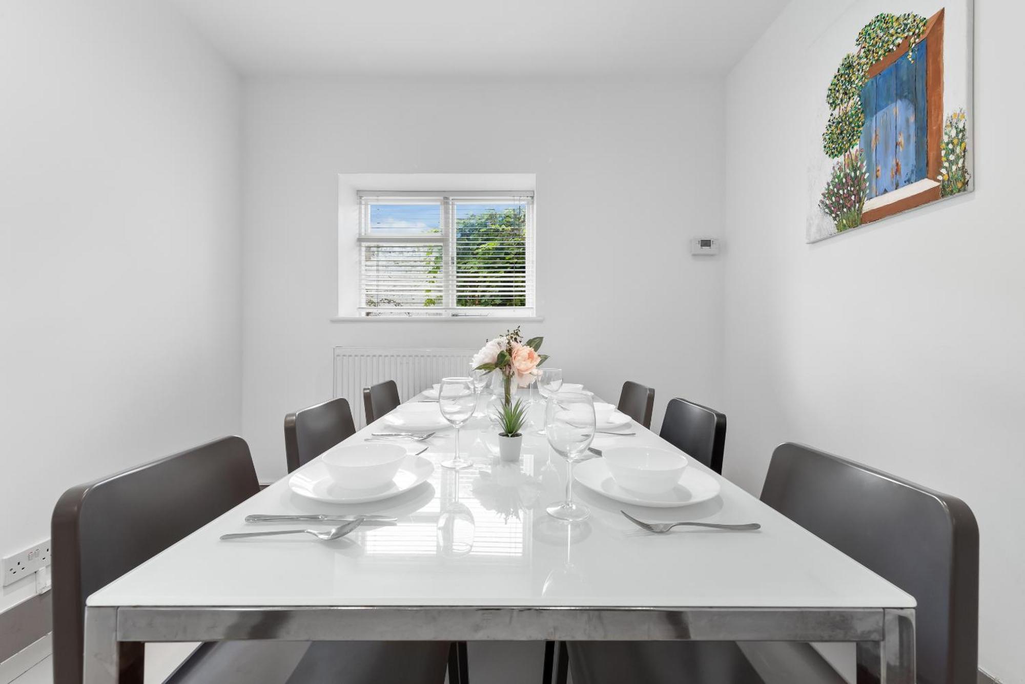 Luxury 4-Bedroom Modern Flat In Central London Steps From Station, Sleeps 9 In Style! Экстерьер фото